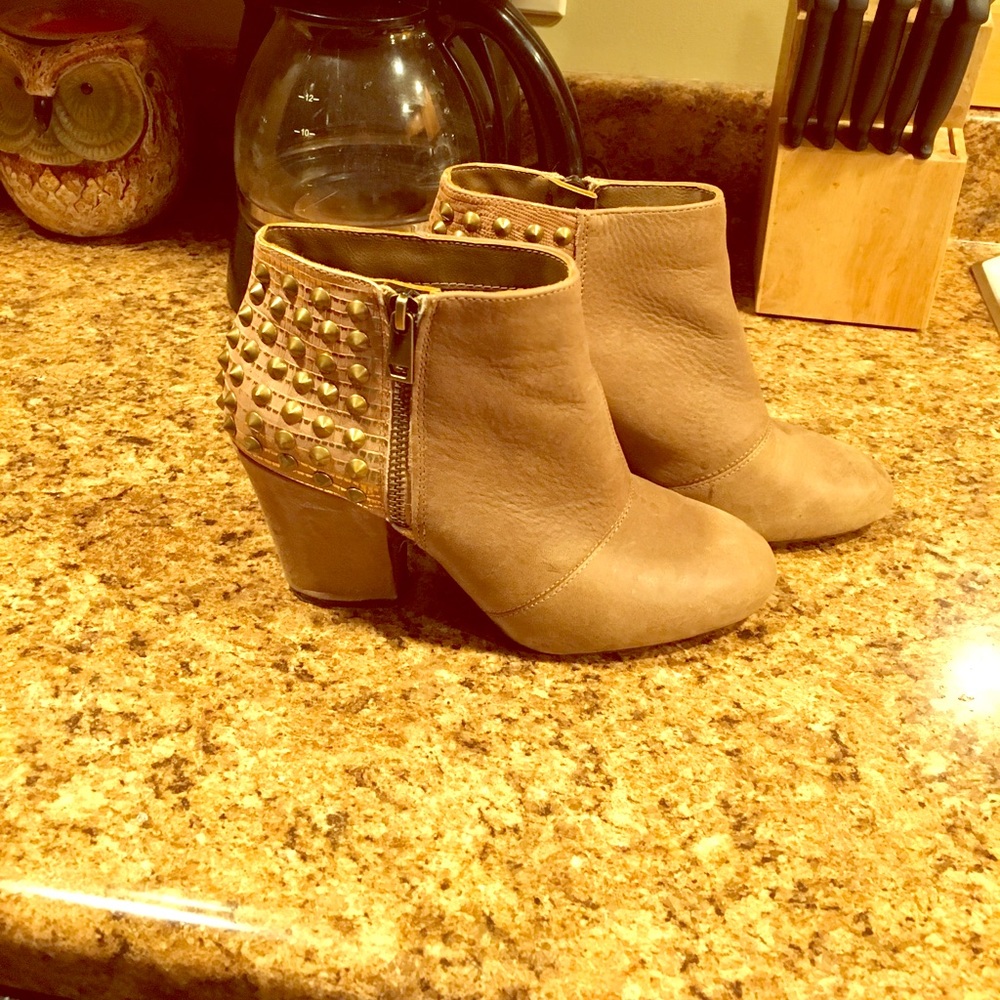 Jessica Simpson leather booties size 7