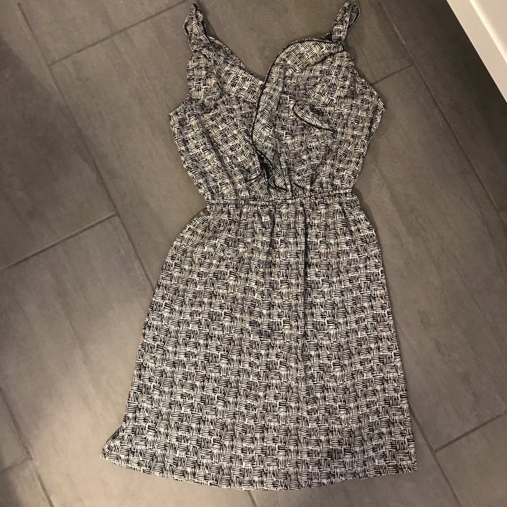 Black and white patterned dress