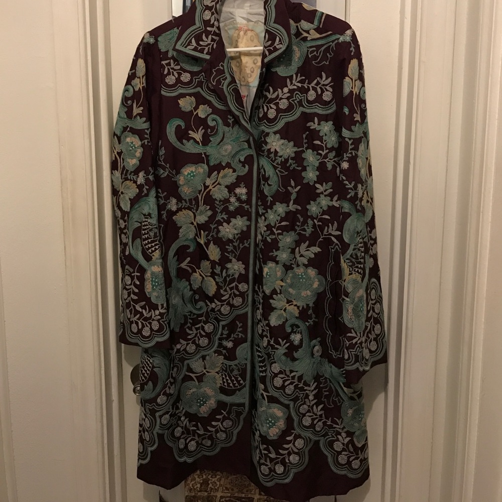 Light weight embroidered trench swing jacket