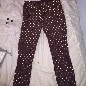 Maroon spotted Lululemon crop leggings