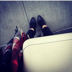 Louis Vuitton - White Epi Alma