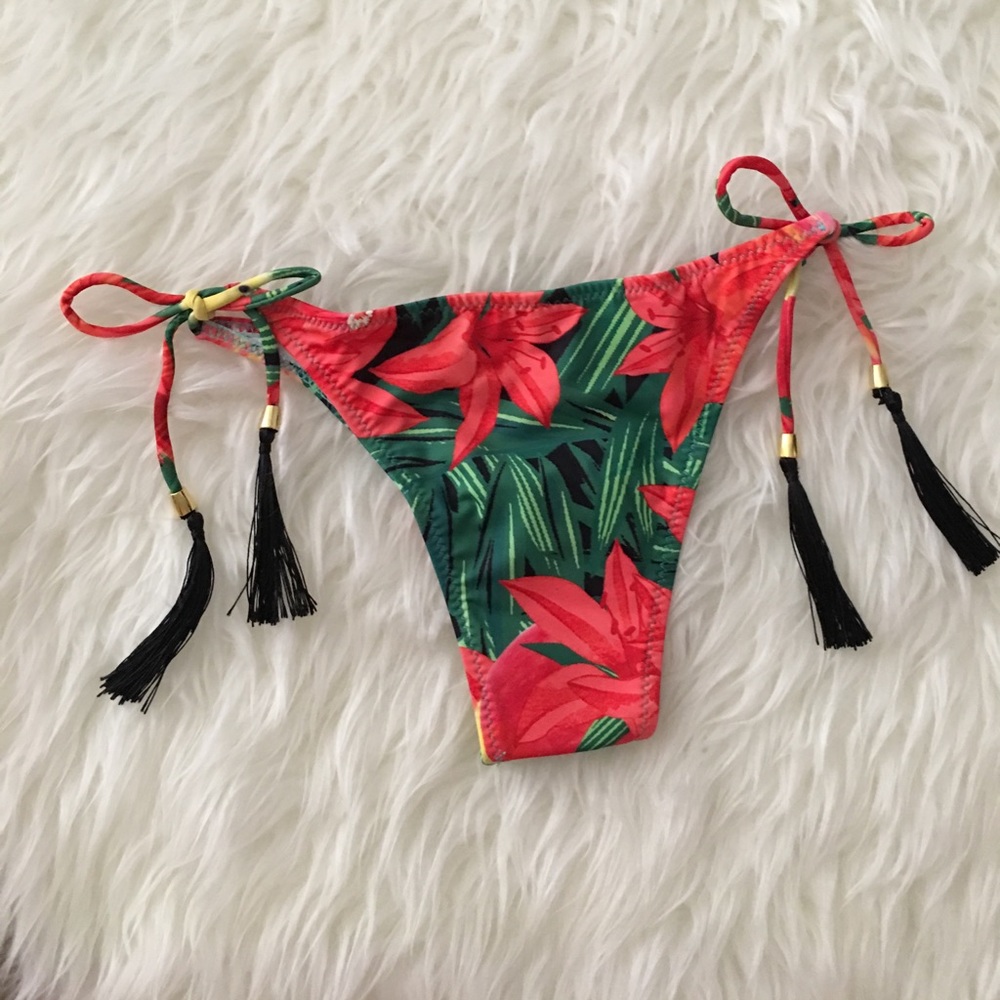 🔥Tropical Bikini Bottoms 🔥 - Picture 2 of 7
