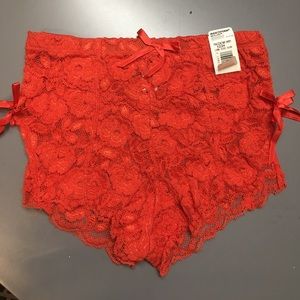 Brand new!!!Maidenform size M 100% Nylon