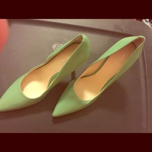 Gorgeous green Nine West pumps!