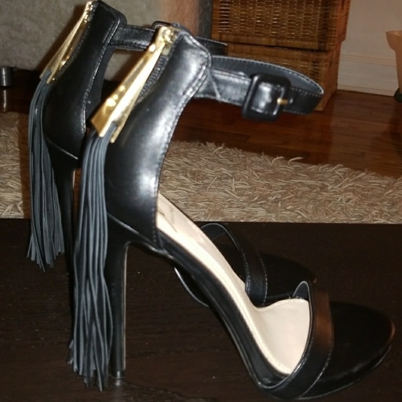 🎈SOLD🎈Brian Atwood Tosca Tassel Ankle-Strap, 6.5 - Picture 3 of 8