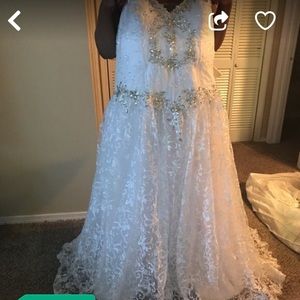 White wedding dress. Size 24-26
