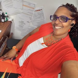 Meet your Posher, Lavel