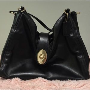Coach Carlyle Shoulder bag
