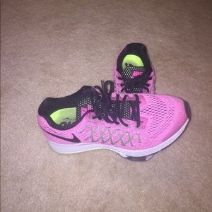 nike women's sneakers size 9