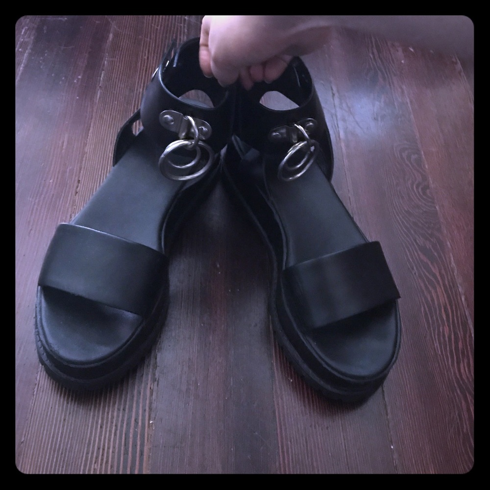 UNIF Vault Platforms 7 - Picture 3 of 4