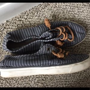 Sperry women's Canvas slip on shoes.