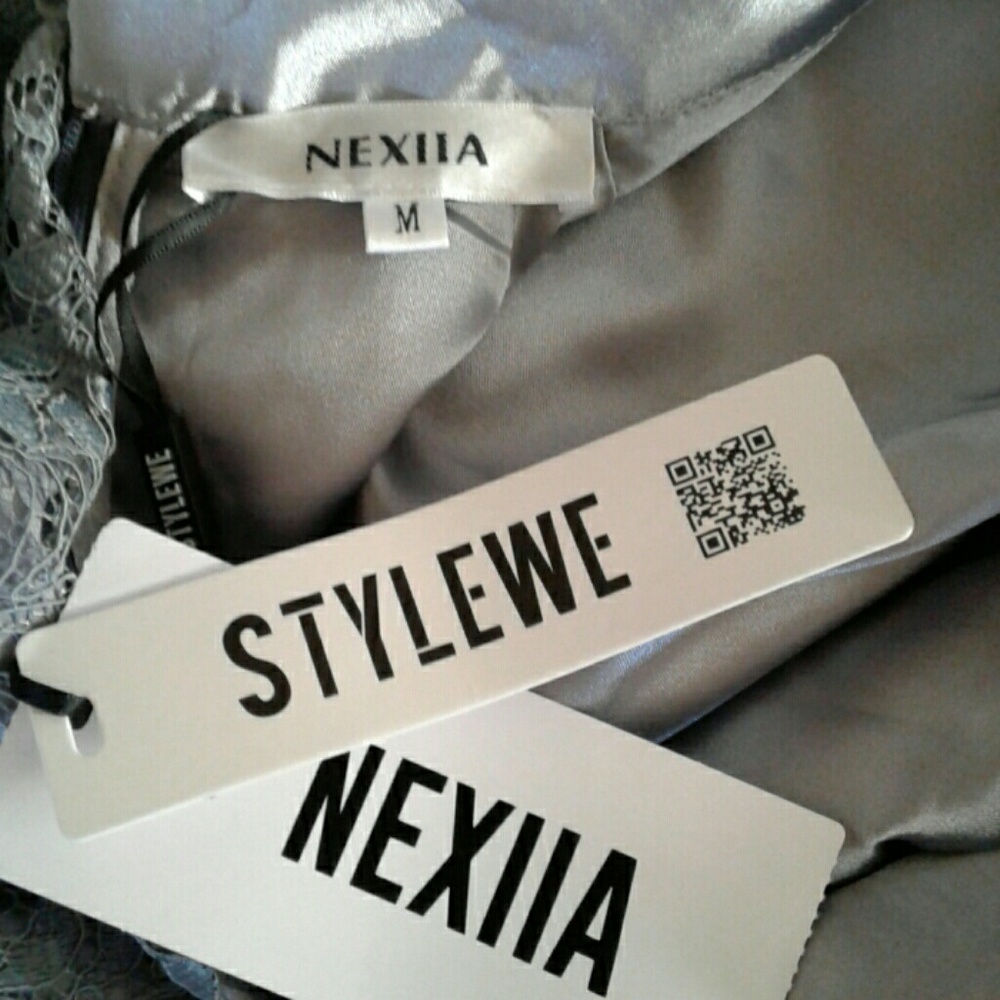 NEXIIA ELEGANT LONG SLEEVE PIERCED MIDI DRESS - Picture 3 of 5