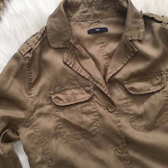 GAP Tops - Khaki Button Down