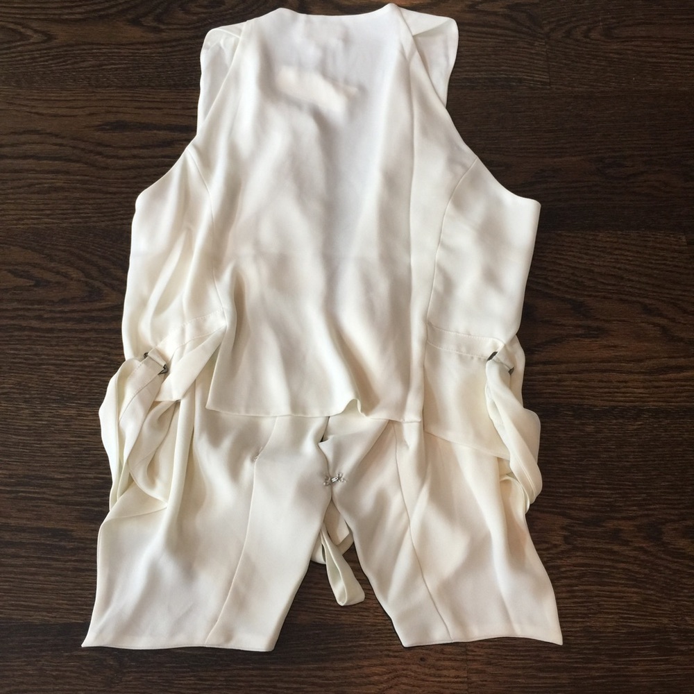 Rieley Vest - Picture 7 of 8