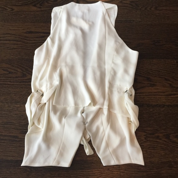 Rieley Vest - Picture 7 of 8