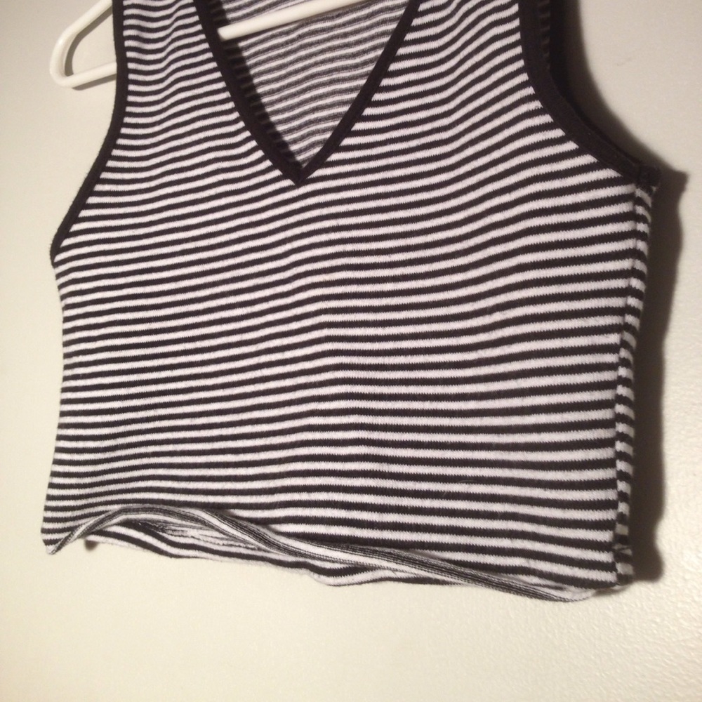 striped crop top - Picture 3 of 4