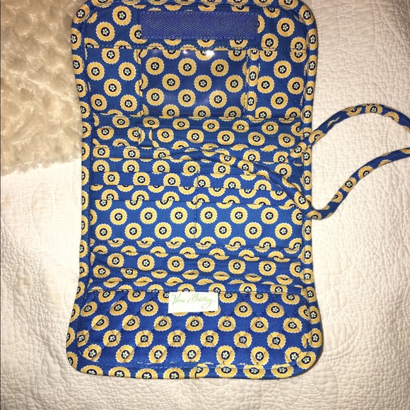 Vera Bradley wallet with strap - Picture 3 of 3