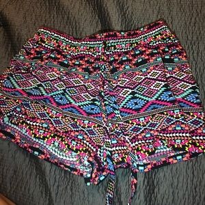 Comfy patterned shorts
