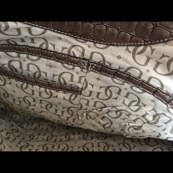 Guess Bag - Picture 5 of 5