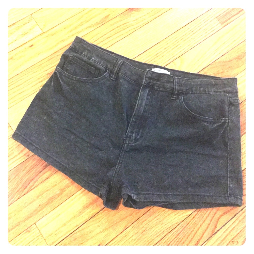 Cutie bootie shorts!