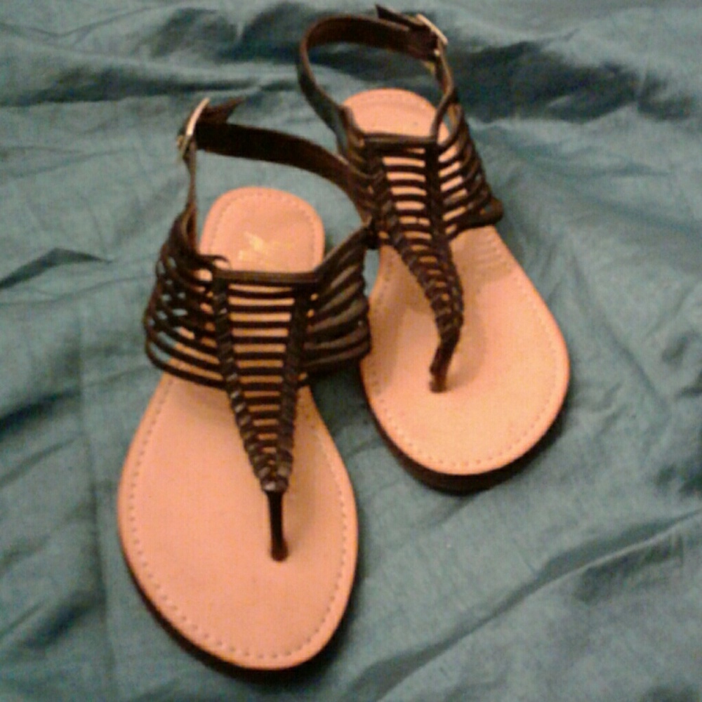 Shoes - Picture 5 of 8