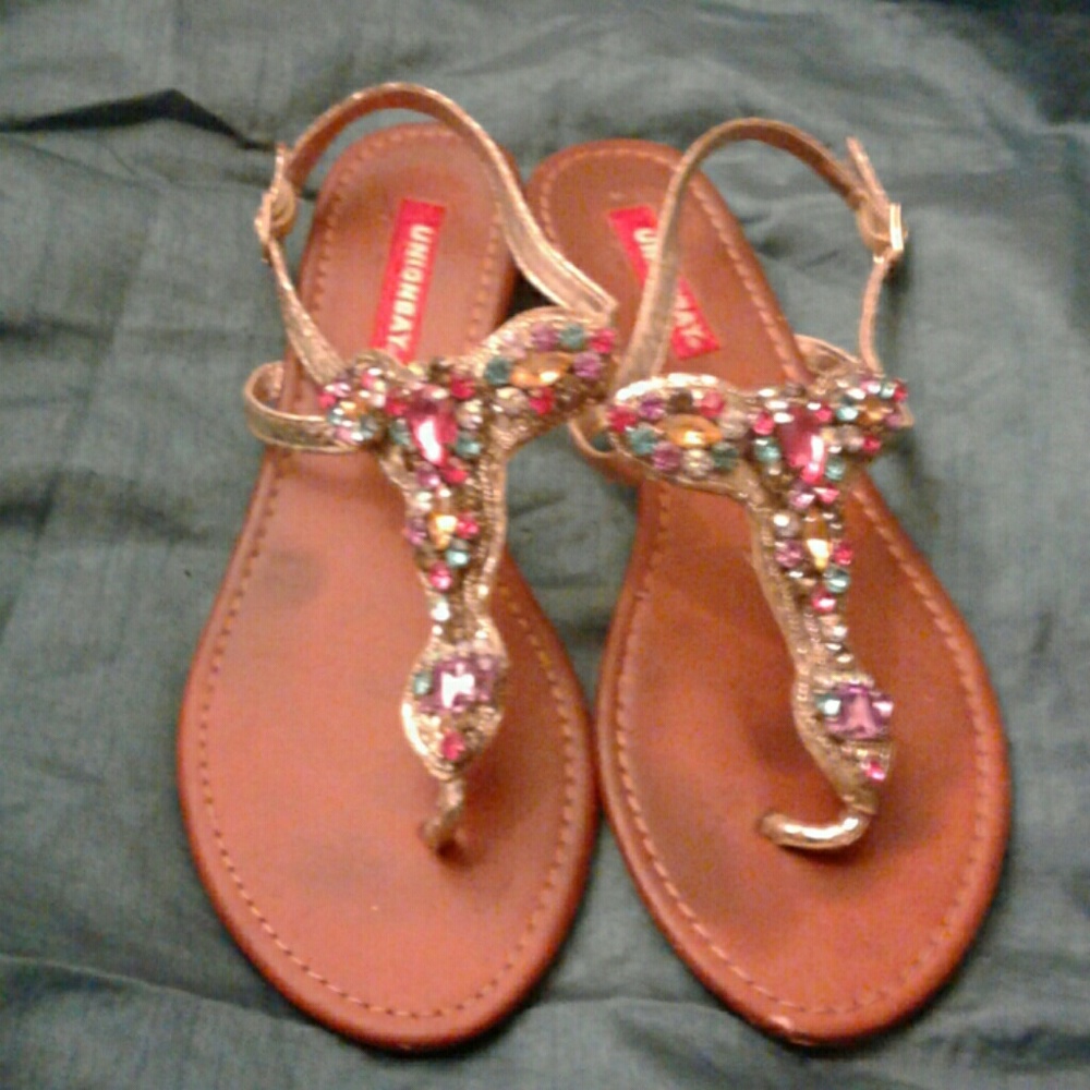Shoes - Picture 6 of 8
