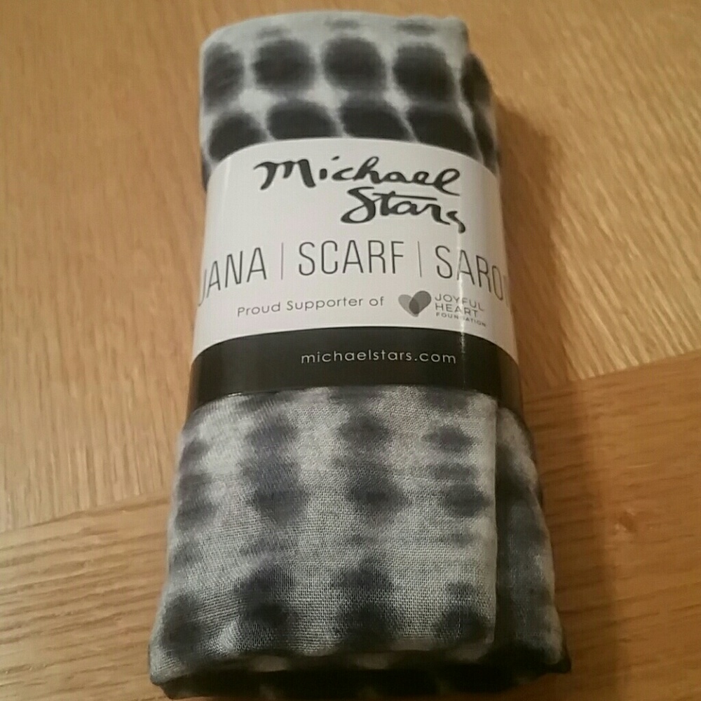 Fab Fit Fun Michael Stars Ruana Scarf Sarong