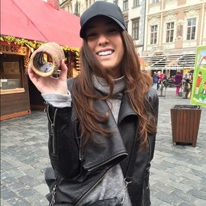 Meet your Posher, Dani