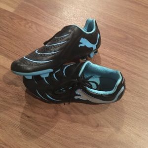 Soccer cleats