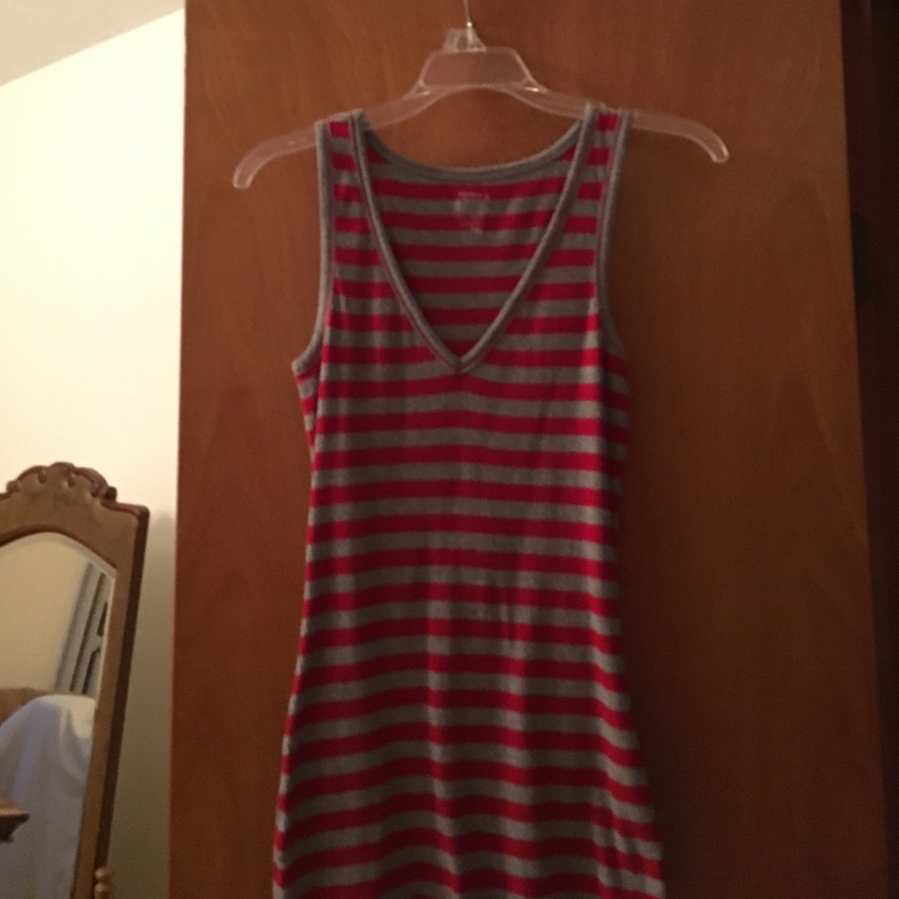never worn old navy tank