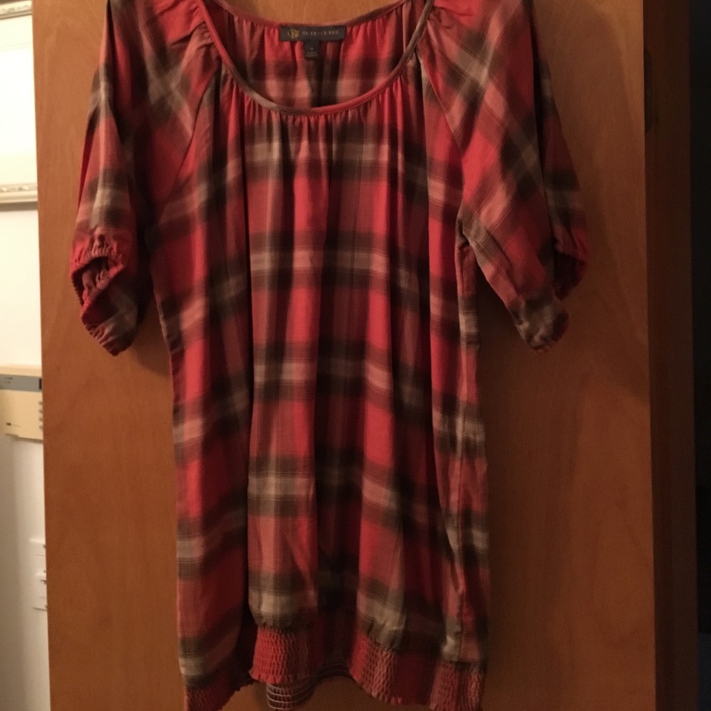 like new shirt great colors