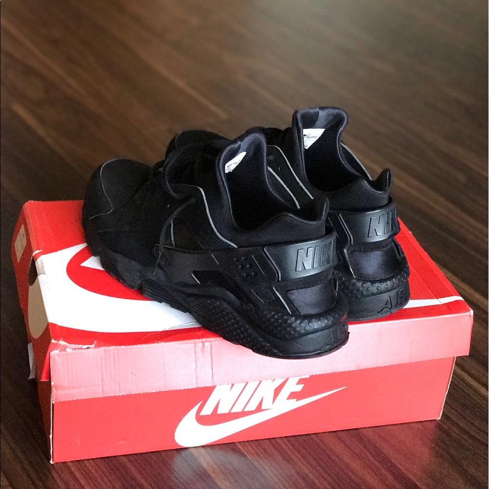 Nike Huaraches Black
