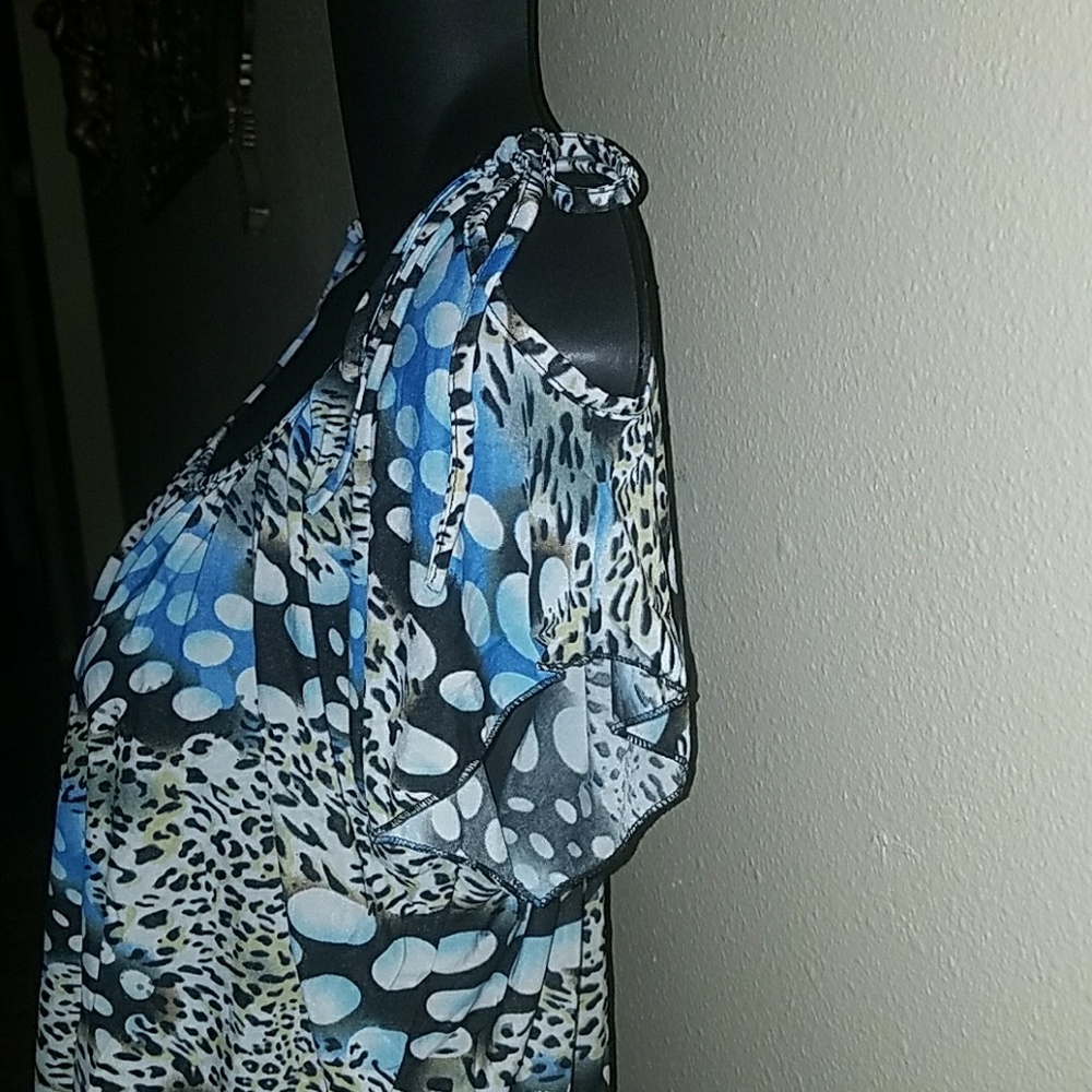 Cute top - Picture 2 of 3
