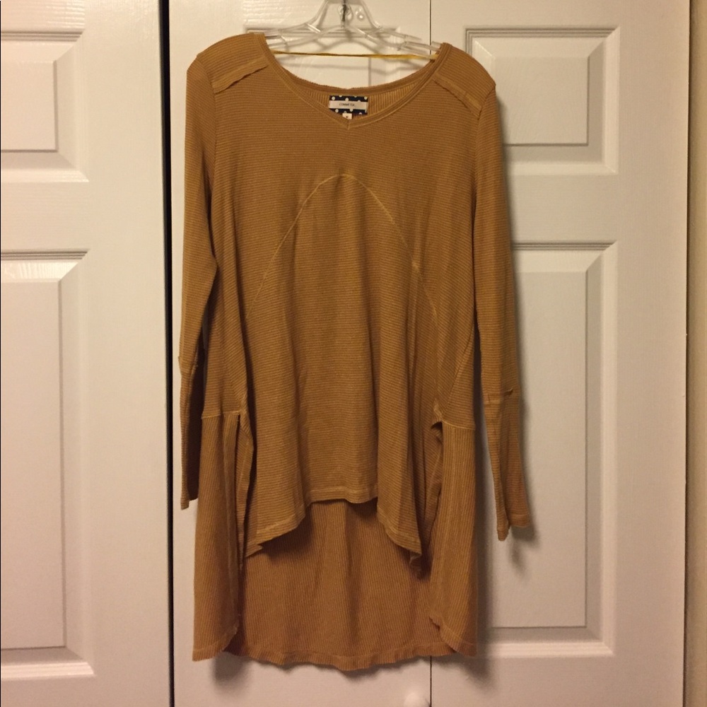 Women's Medium Hi Low Shirt