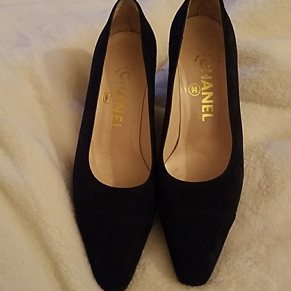 Navy square heel CHANEL pumps