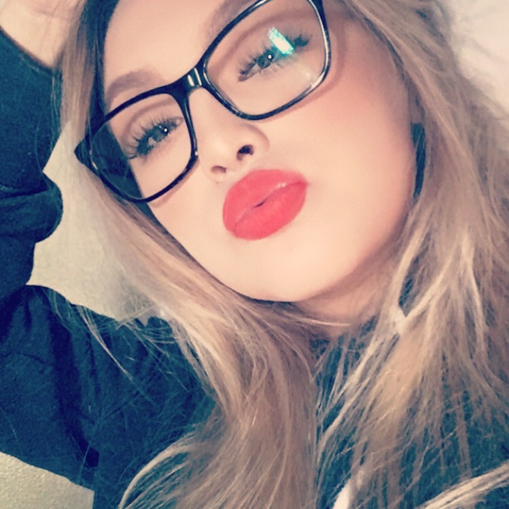 Meet your Posher, Aracely