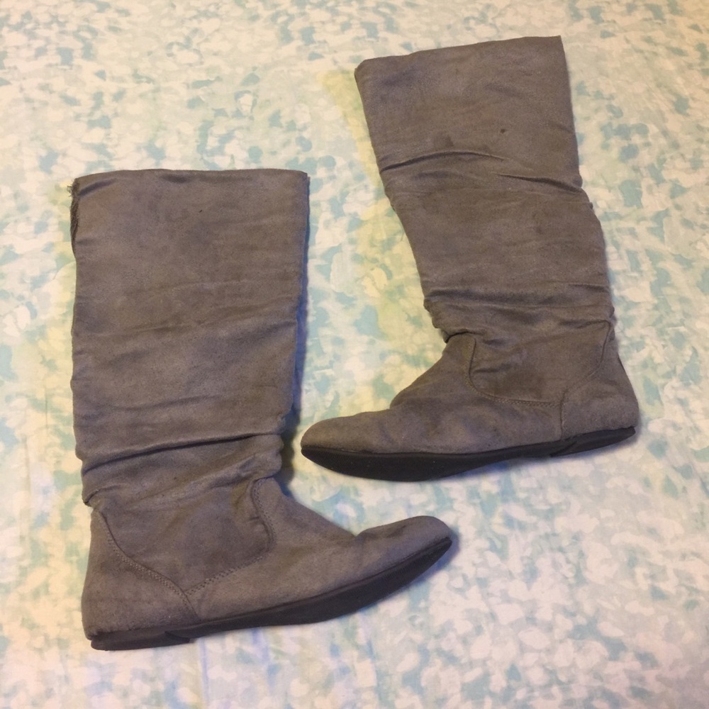 ❤️SOLD❤️ Gray Faux Suede Boots