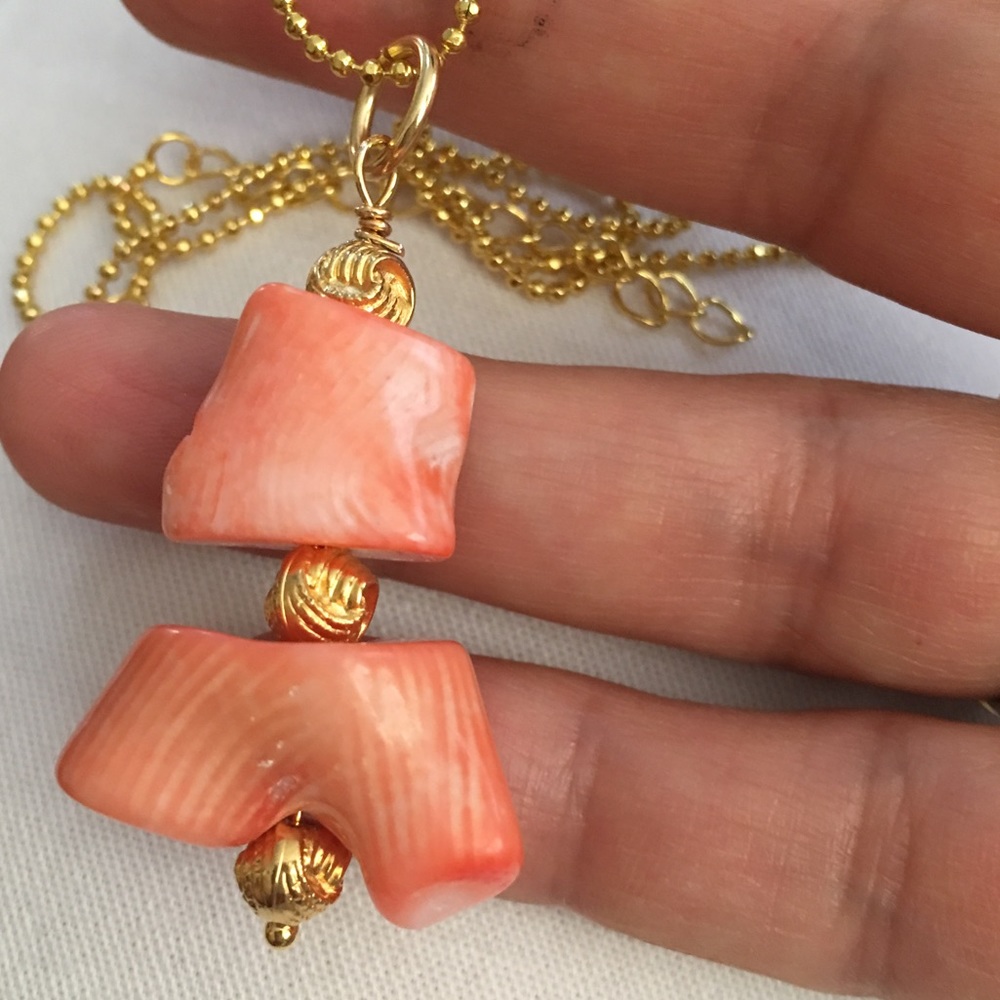 Salmon coral pendant & 18KGP pendant