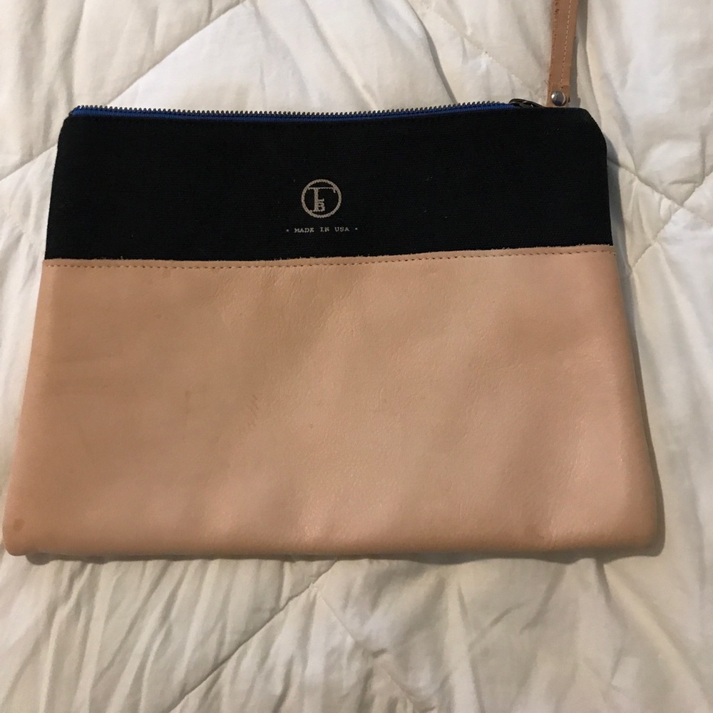 Fleabag clutch