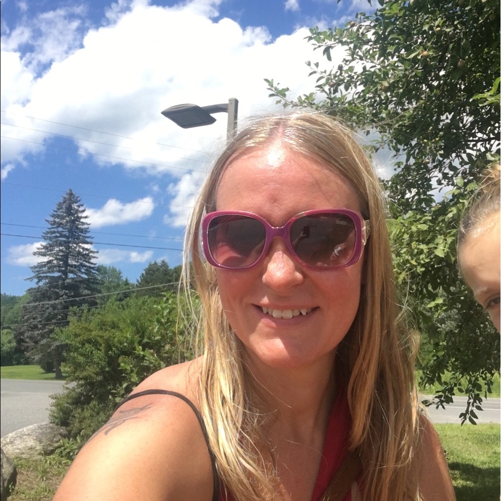 Meet your Posher, Kelly