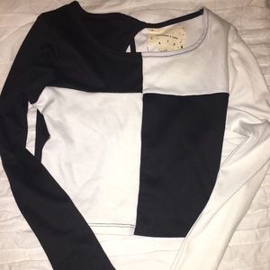 Long sleeve crop top