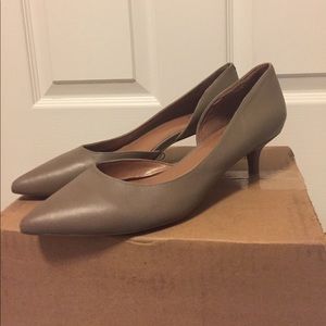 Vince Camuto Tan Kitten Heels