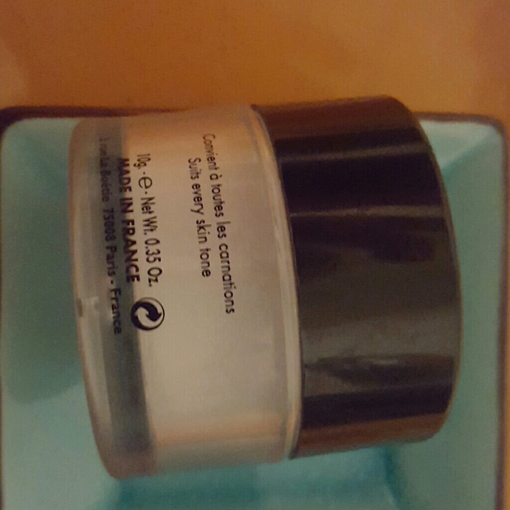 Make Up For Ever Professional High Def Powder - Picture 3 of 4