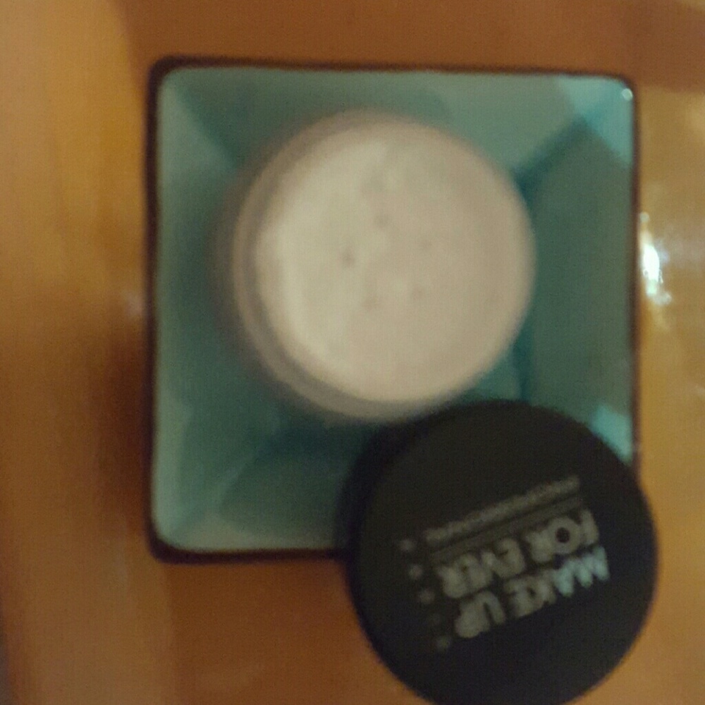 Make Up For Ever Professional High Def Powder - Picture 4 of 4