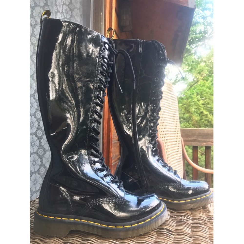 DR. MARTENS KNEE HIGH BOOTS