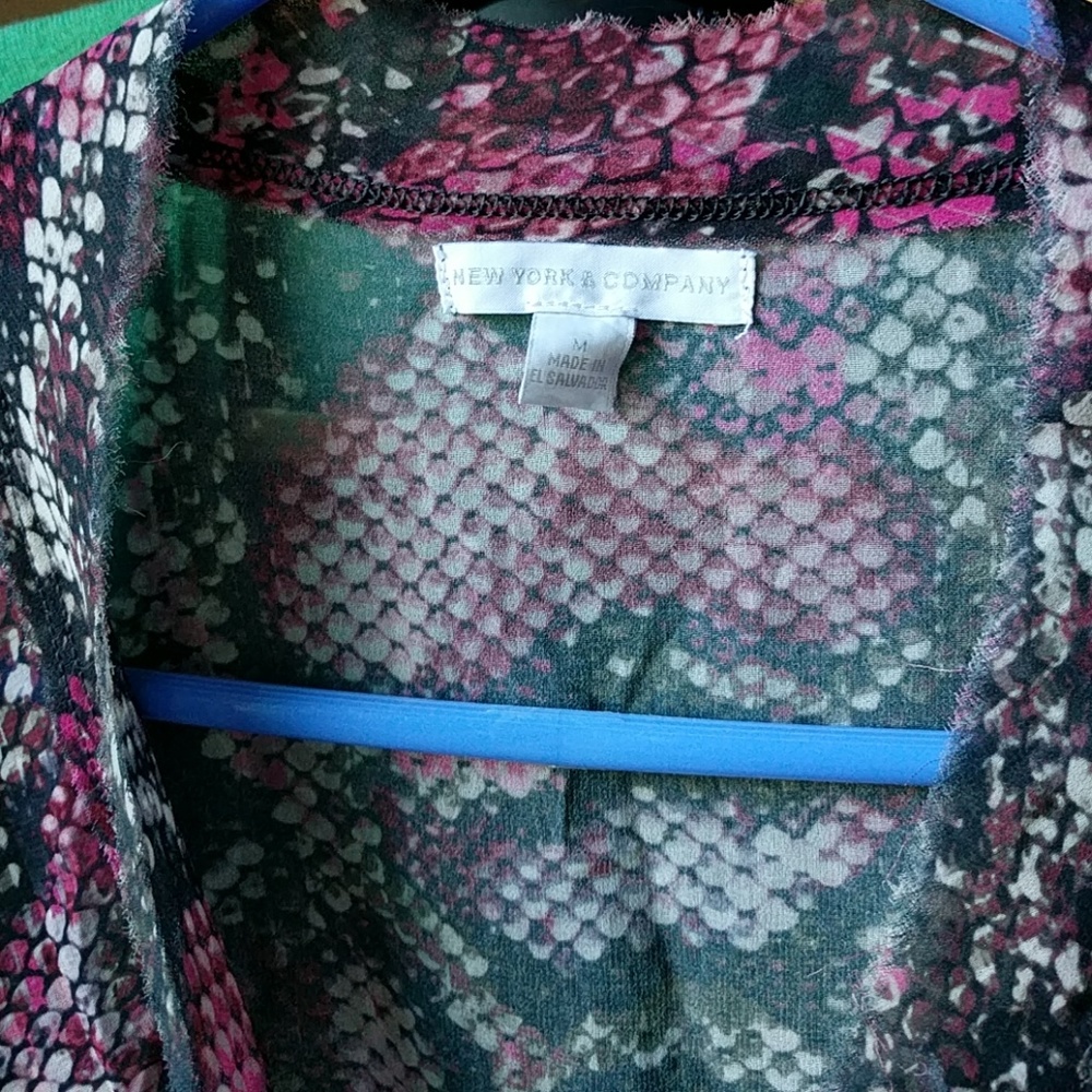 Pink python print blouse - Picture 2 of 5