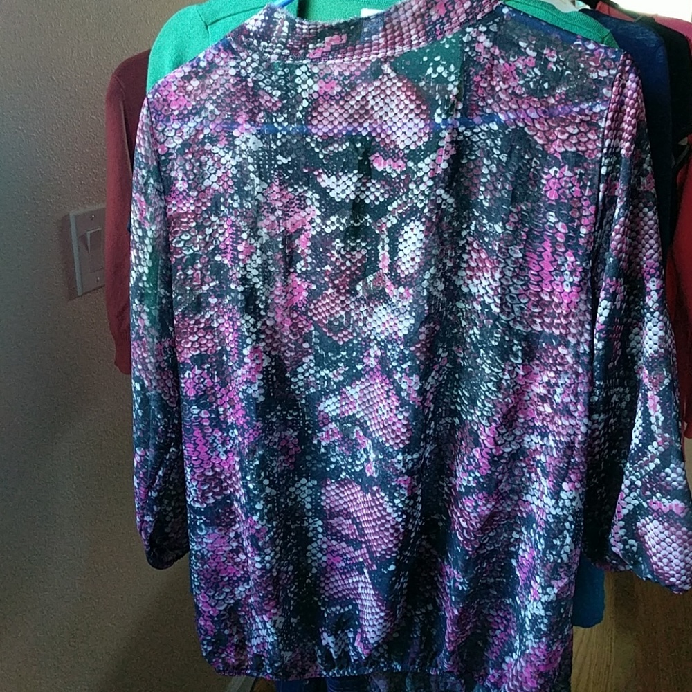 Pink python print blouse - Picture 3 of 5