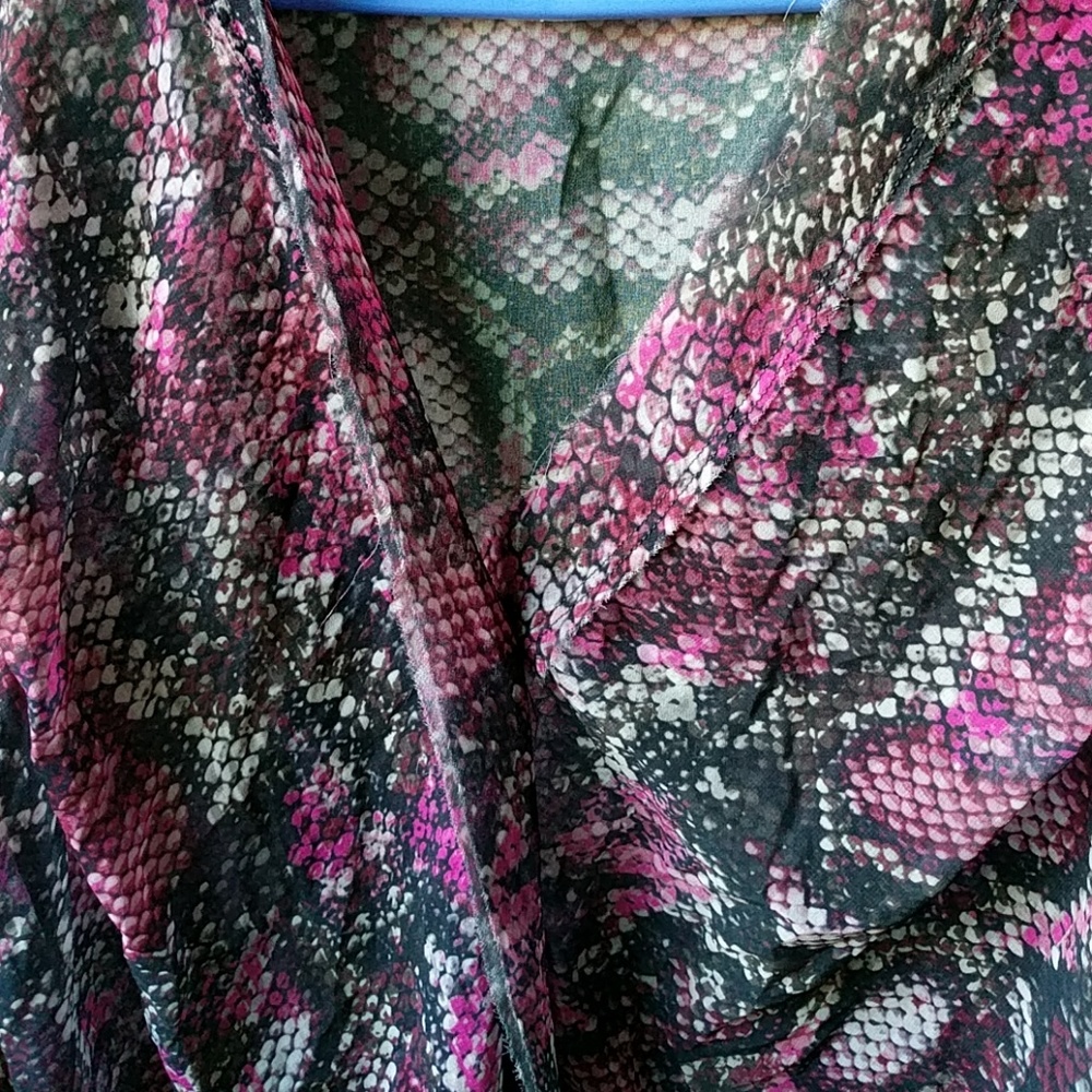 Pink python print blouse - Picture 5 of 5