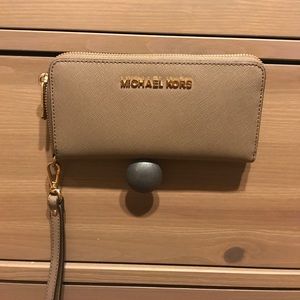 Michael Kors wristlet