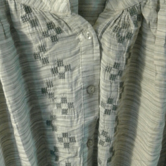 Blouse - Picture 2 of 3